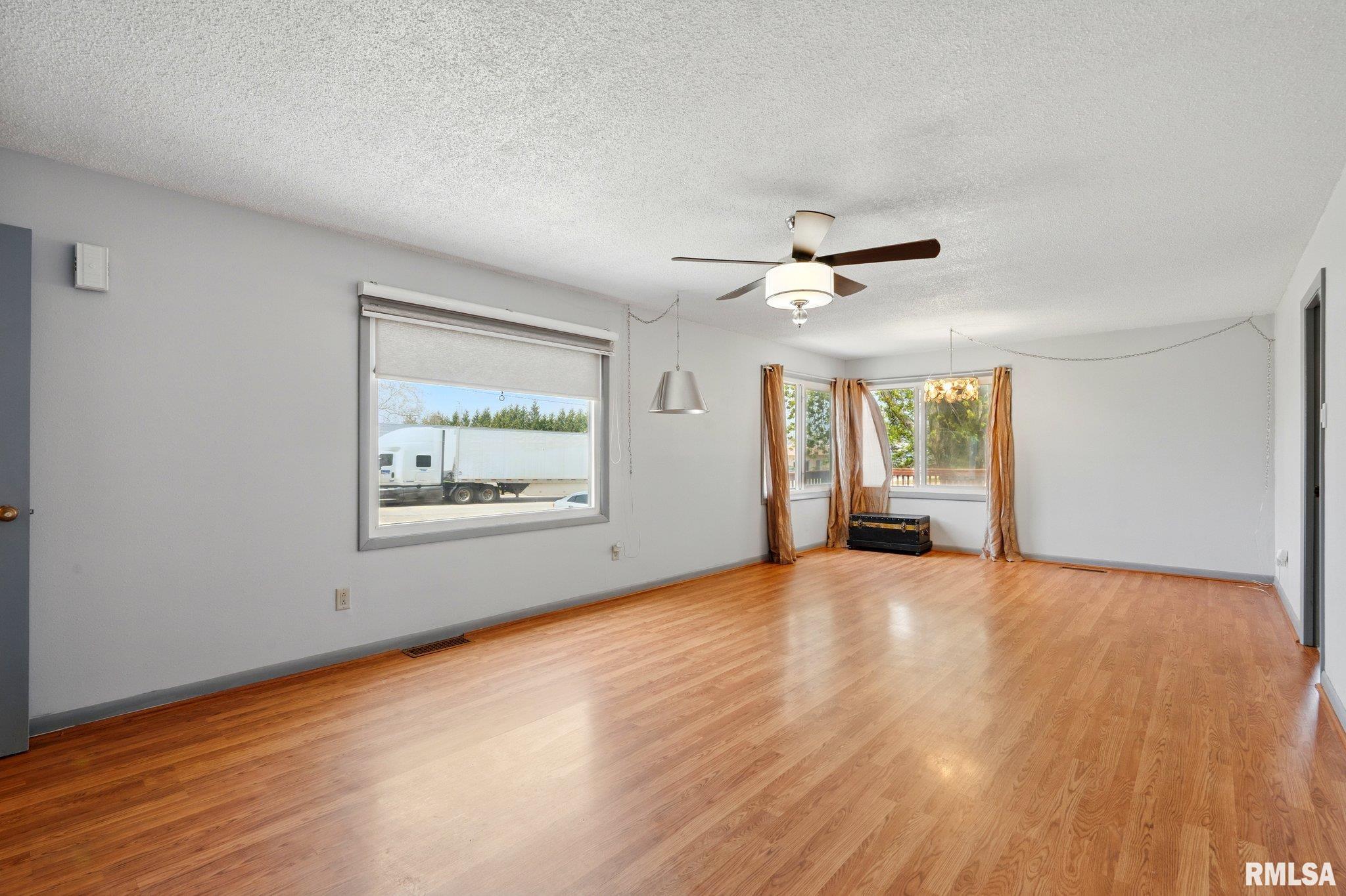 1118 Cedar Street Tipton, IA 52772 - Photo 5 of 30