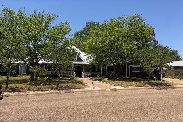 $179,900 | 908 North 15th Street, Paducah, TX 79248