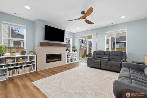 $739,950 | 17723 127th Ave Court East, Puyallup, WA 98374