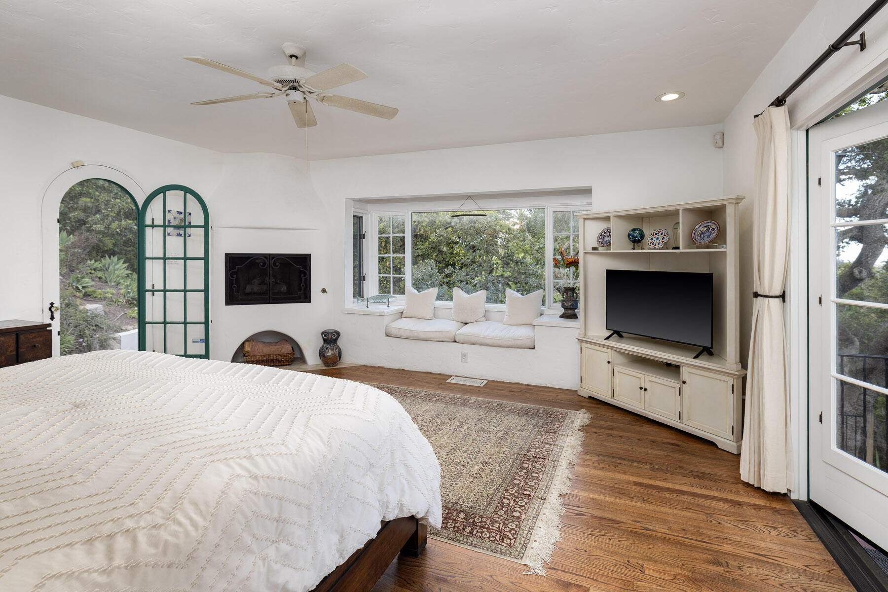 1010 Garcia Road Santa Barbara, CA 93103 - Photo 12 of 30 Primary Suite