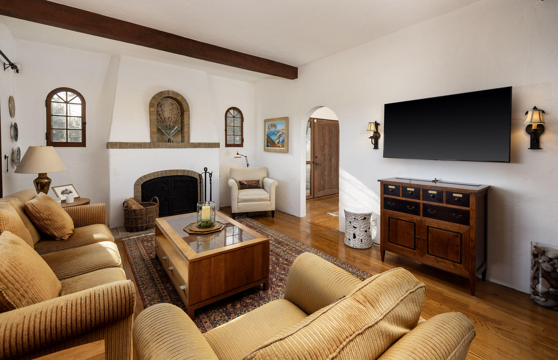 1010 Garcia Road Santa Barbara, CA 93103 - Photo 6 of 30 Living room