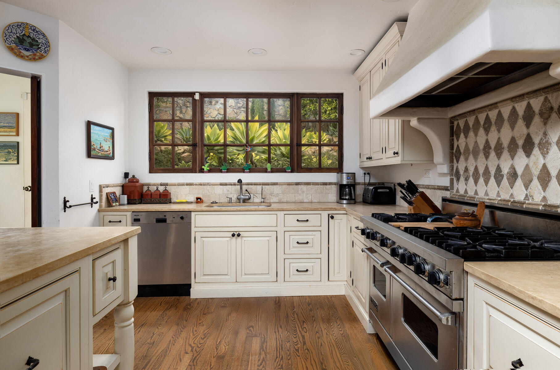 1010 Garcia Road Santa Barbara, CA 93103 - Photo 8 of 30 Gourmet Kitchen