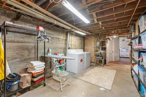 a row of chairs in front of building