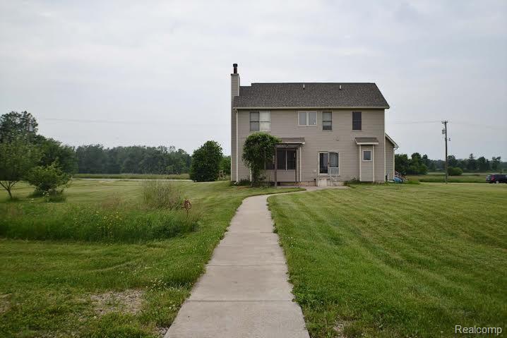 9456 North Fowlerville Road Fowlerville, MI 48836 - Photo 5 of 26 5.jpg