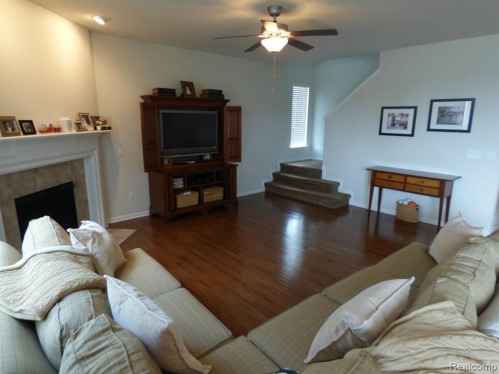 1842 Steeple Chase Road Canton, MI 48188 - Photo 22 of 47 P1230110.jpg