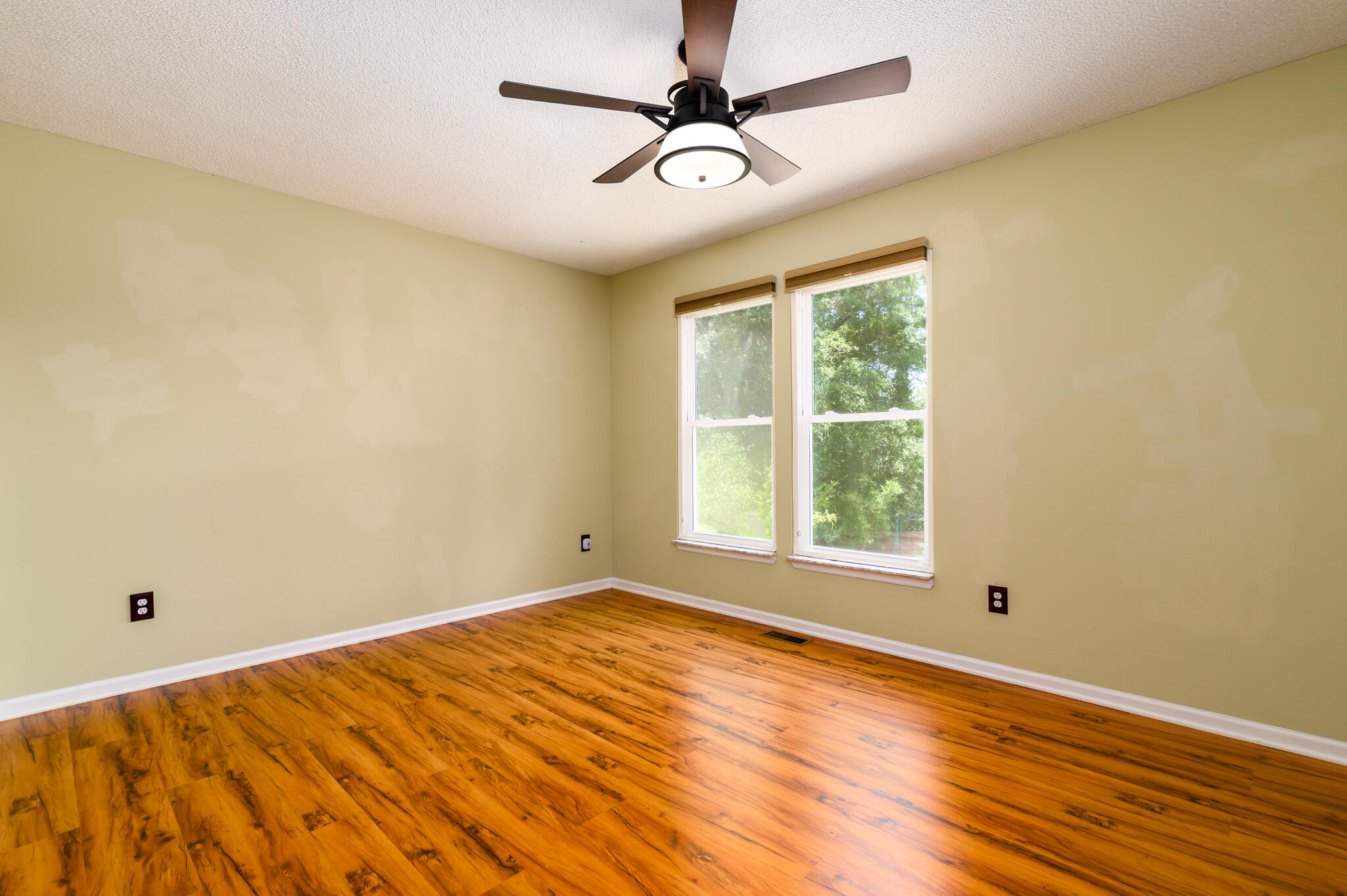 1406 Diamond Boulevard Mount Pleasant, SC 29466 - Photo 35 of 45 1406 Diamond - 25 - CMG