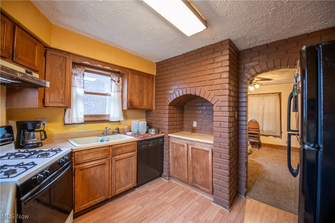 2107 Harrisburg Road Northeast Canton, OH 44705 - Photo 7 of 24