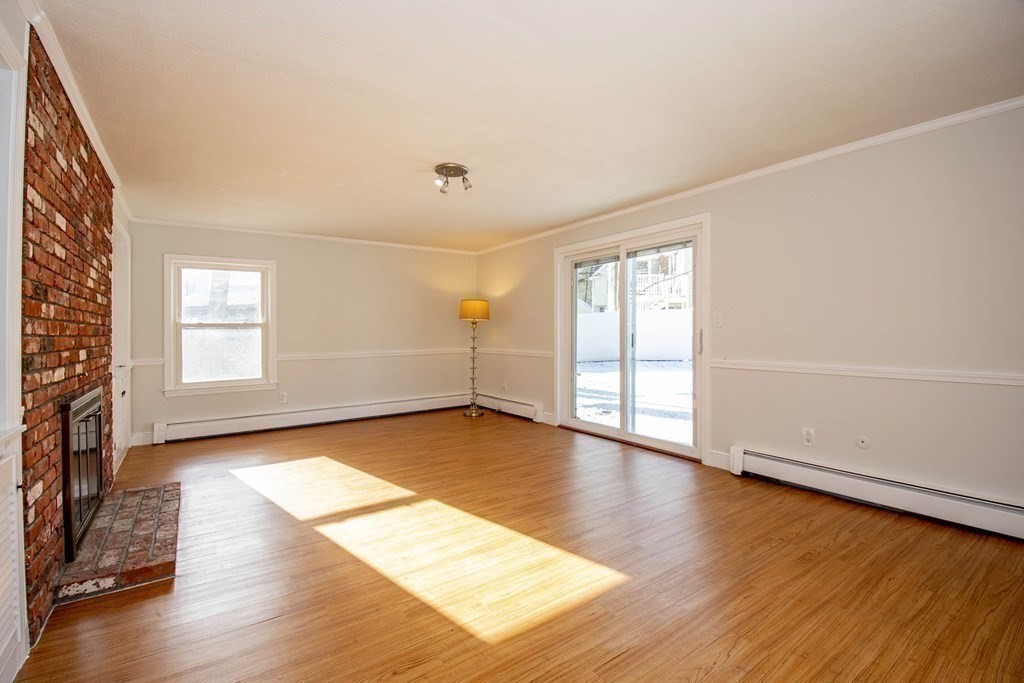 31 Pinewood Road Wellesley, MA 02482 - Photo 11 of 32