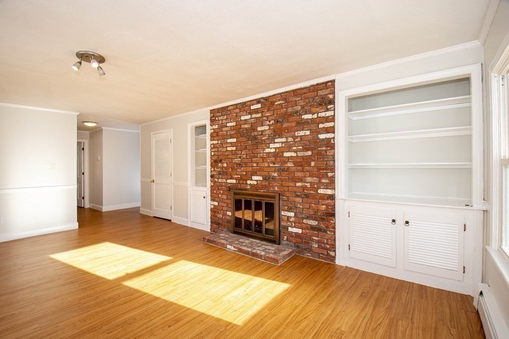 31 Pinewood Road Wellesley, MA 02482 - Photo 12 of 32