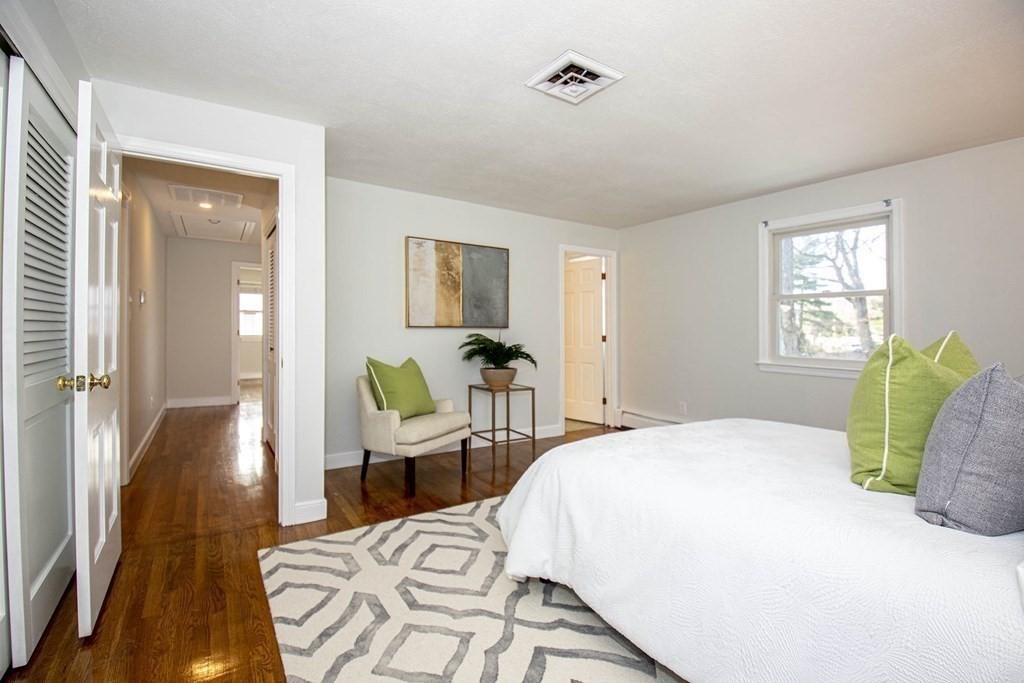 31 Pinewood Road Wellesley, MA 02482 - Photo 19 of 32