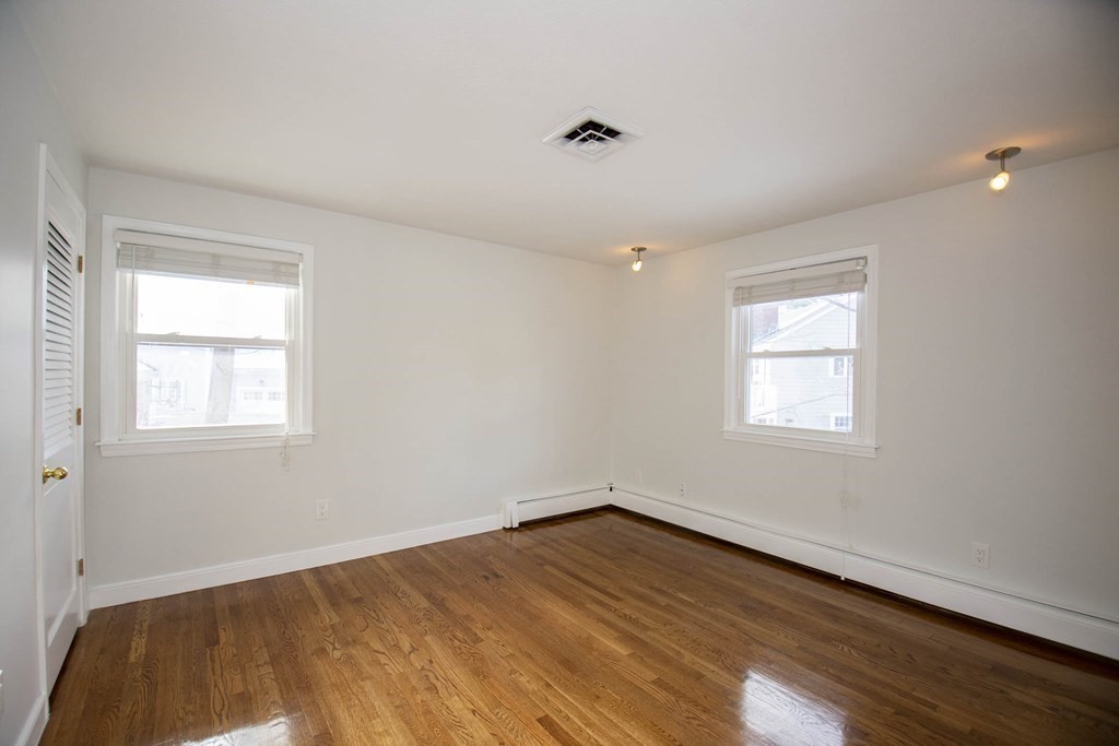 31 Pinewood Road Wellesley, MA 02482 - Photo 20 of 32