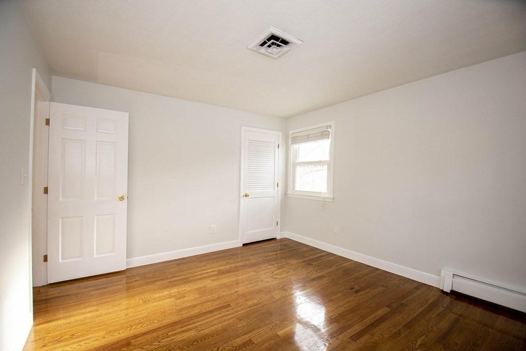 31 Pinewood Road Wellesley, MA 02482 - Photo 23 of 32