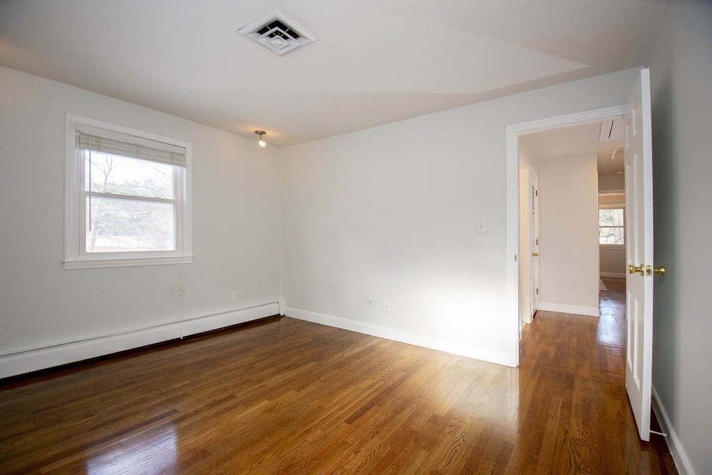 31 Pinewood Road Wellesley, MA 02482 - Photo 24 of 32