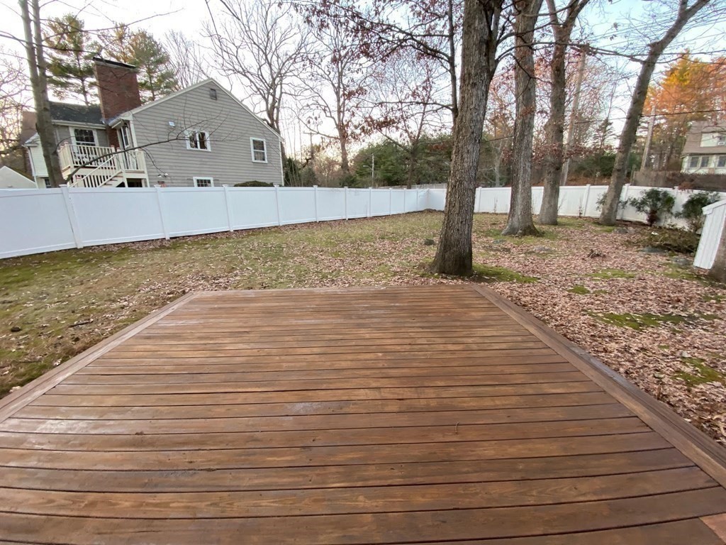 31 Pinewood Road Wellesley, MA 02482 - Photo 25 of 32