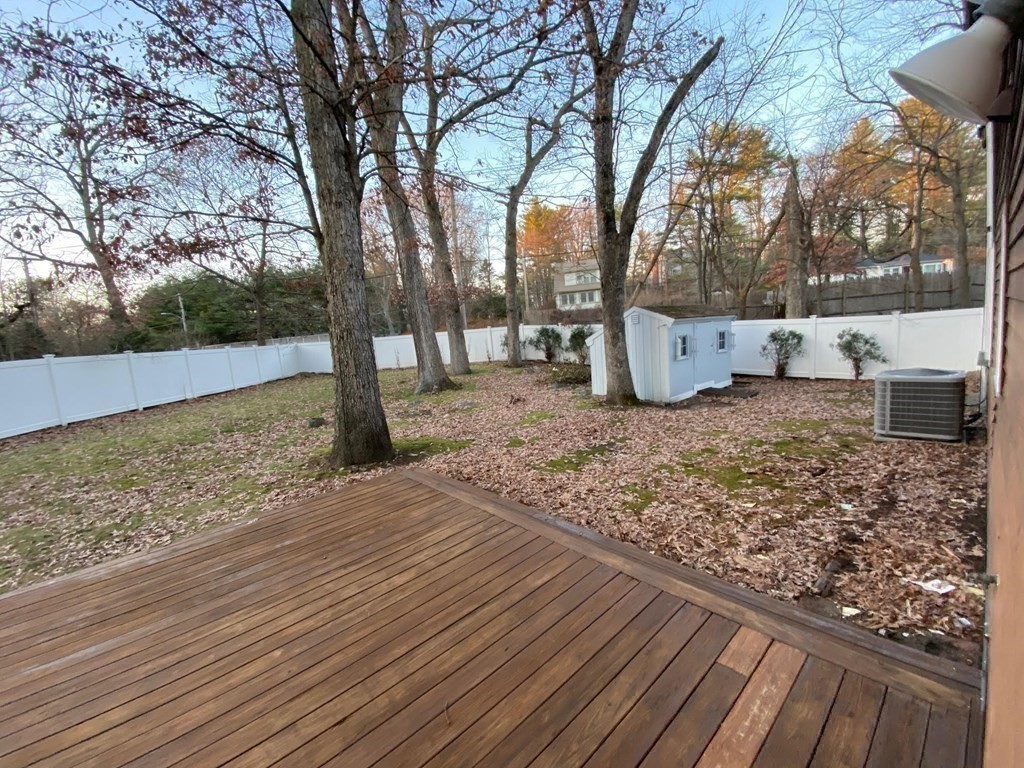 31 Pinewood Road Wellesley, MA 02482 - Photo 26 of 32