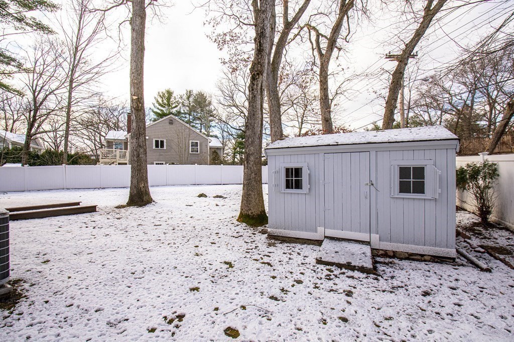 31 Pinewood Road Wellesley, MA 02482 - Photo 28 of 32