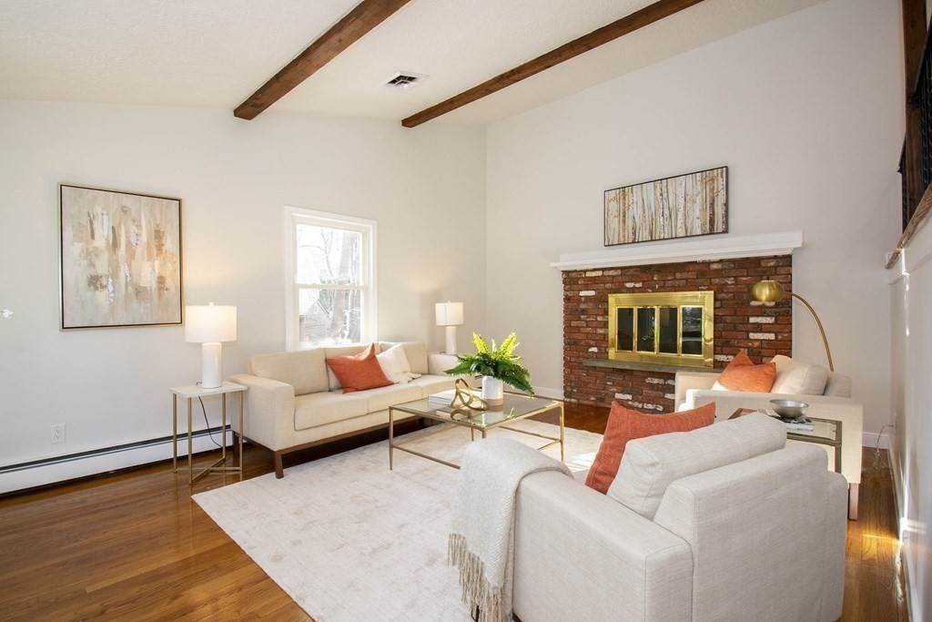 31 Pinewood Road Wellesley, MA 02482 - Photo 6 of 32