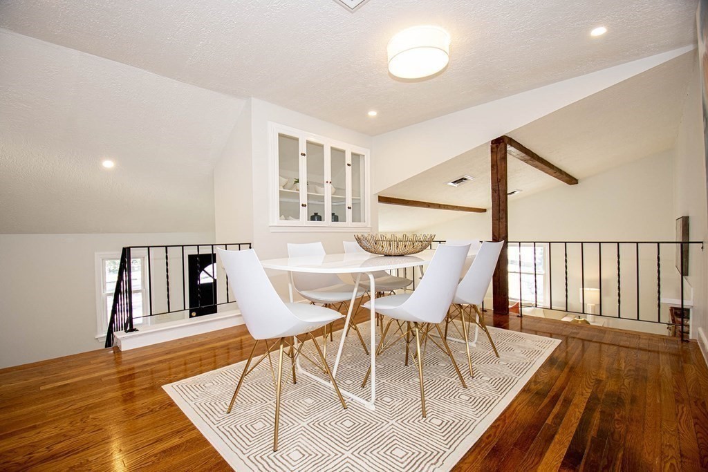 31 Pinewood Road Wellesley, MA 02482 - Photo 9 of 32