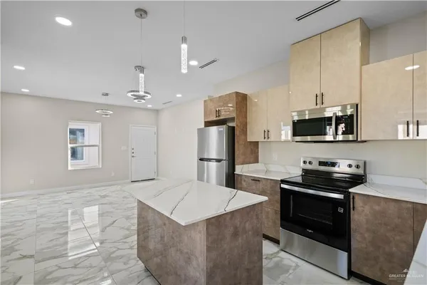 $1,350 | 409 North Onyx Avenue, Unit 2, Edinburg, TX 78541