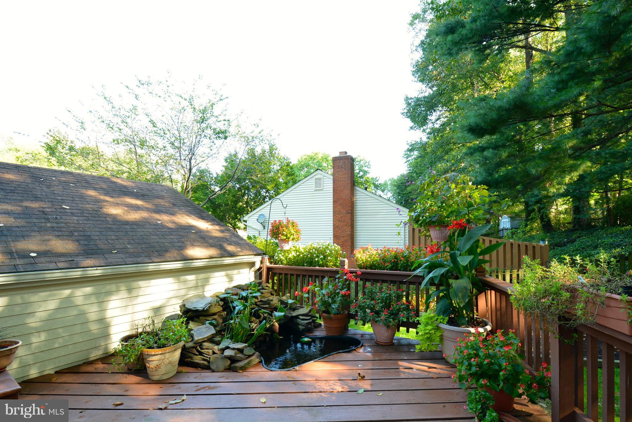 9017 Brook Ford Road Burke, VA 22015 - Photo 26 of 30 Deck