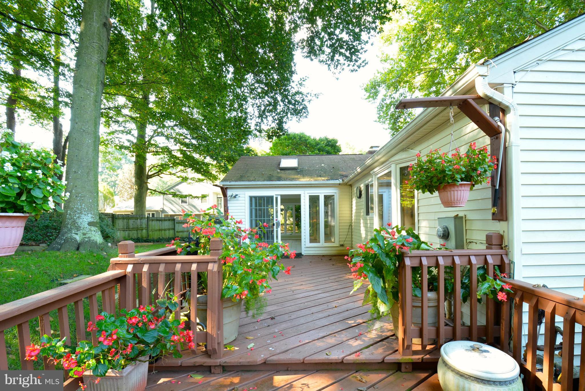 9017 Brook Ford Road Burke, VA 22015 - Photo 28 of 30 Deck