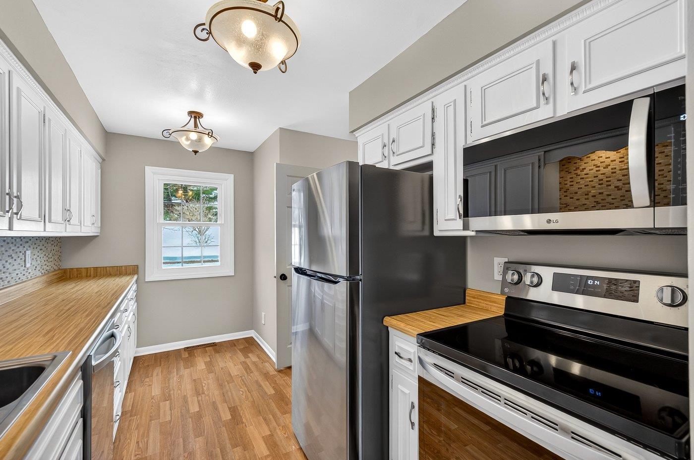 7312 Old Sauk Road Madison, WI 53717 - Photo 10 of 28