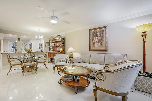 $240,000 | 7286 Huntington Lane, Unit 204, Delray Beach, FL 33446