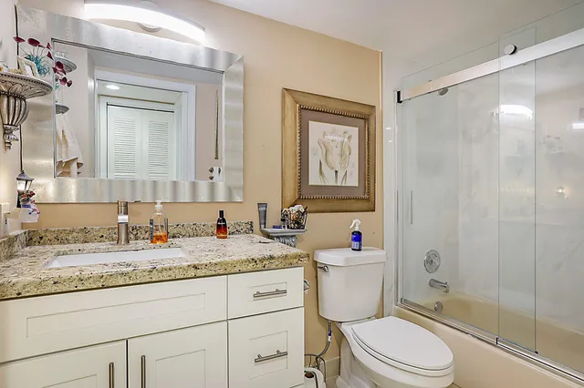 $240,000 | 7286 Huntington Lane, Unit 204, Delray Beach, FL 33446