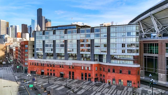$370,000 | 590 1st Avenue South, Unit 810, Seattle, WA 98104