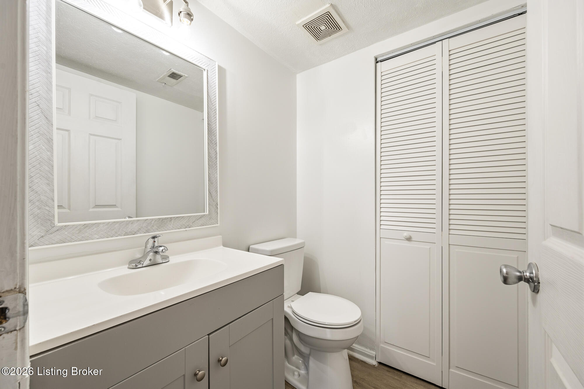 2905 Fordhaven Road Louisville, KY 40214 - Photo 26 of 32 2905 Fordhaven Rd-18