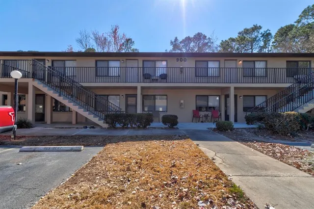$130,000 | 1601 Big Tree Road, Unit 902, South Daytona, FL 32119