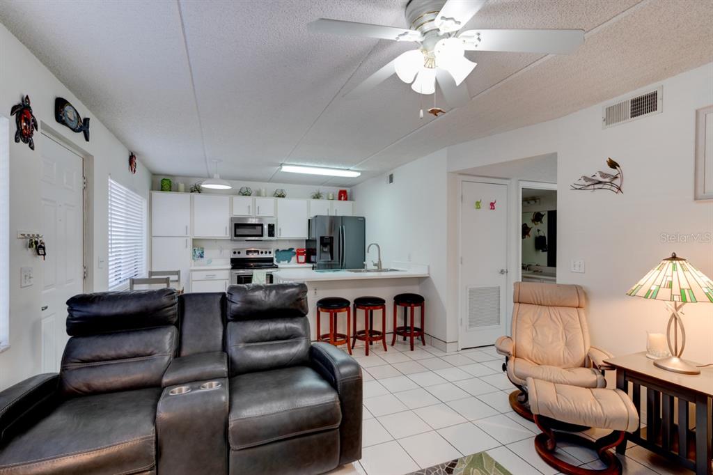 1601 Big Tree Road, Unit 902 South Daytona, FL 32119 - Photo 4 of 24