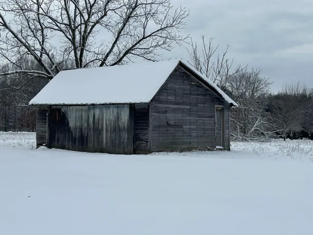 $299,900 | 46750 County Road 665, Paw Paw, MI 49079