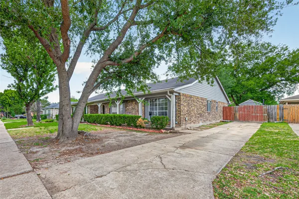 $1,700 | 9231 Baronsmede Drive, Houston, TX 77083