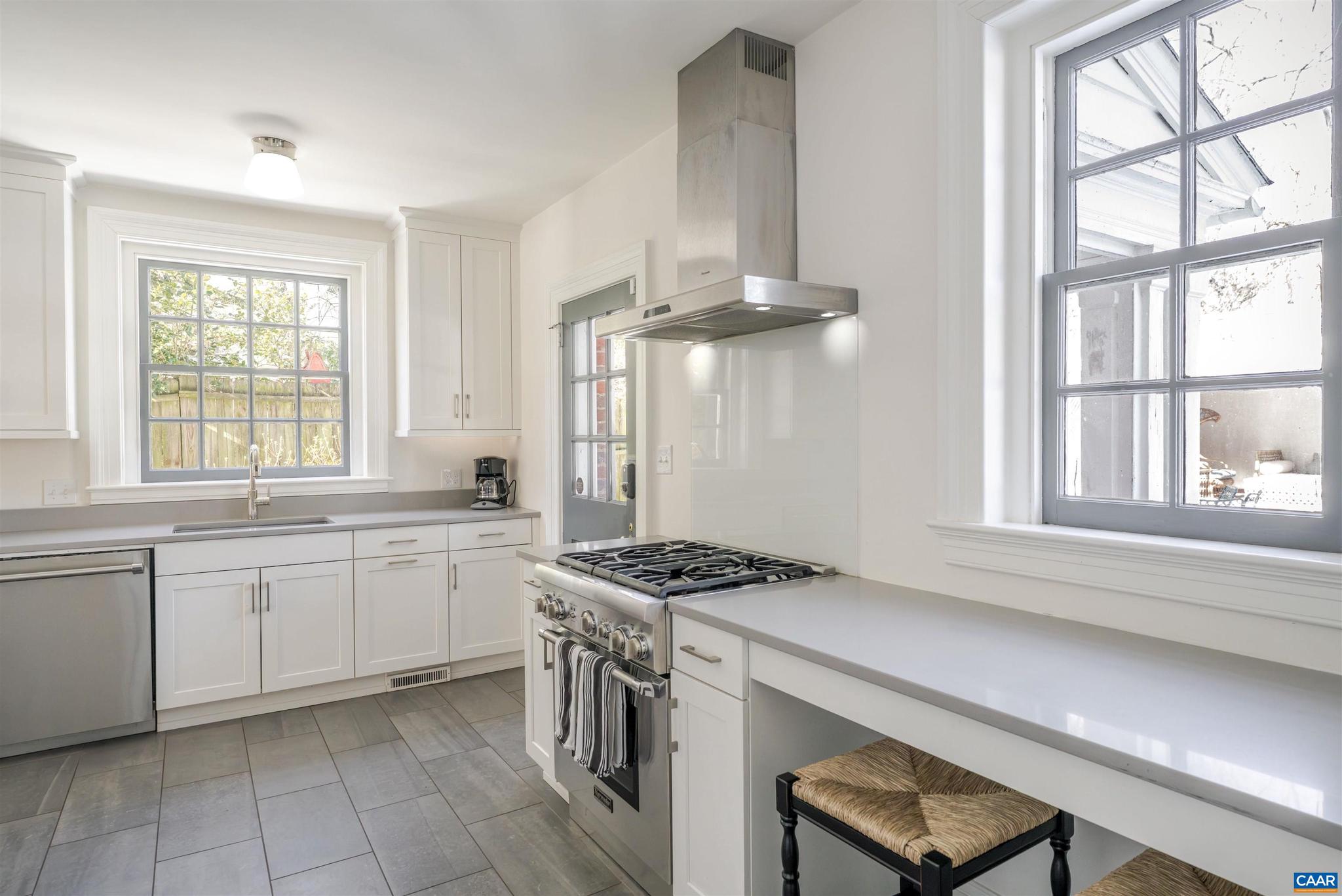 921 Rugby Road Charlottesville, VA 22903 - Photo 20 of 41