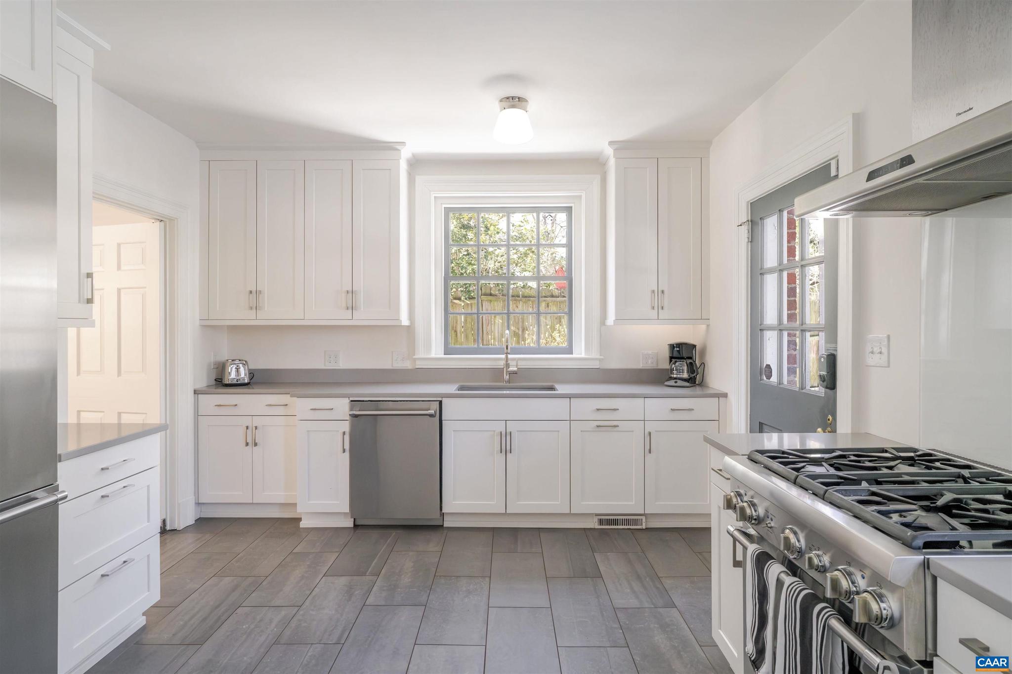 921 Rugby Road Charlottesville, VA 22903 - Photo 21 of 41