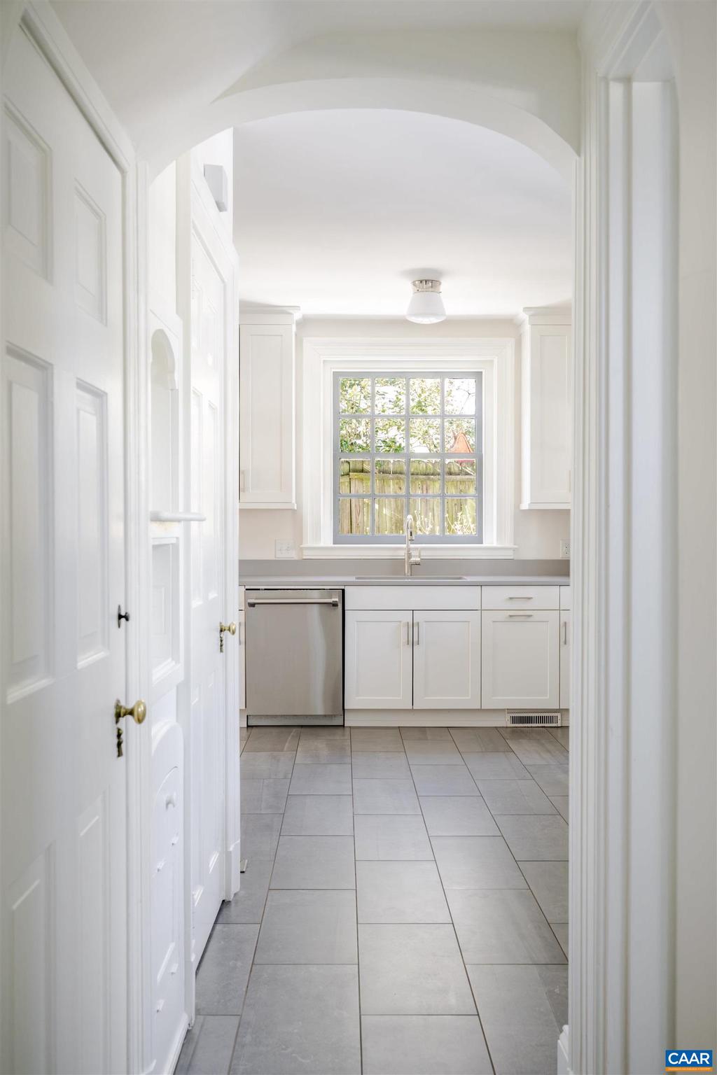 921 Rugby Road Charlottesville, VA 22903 - Photo 24 of 41