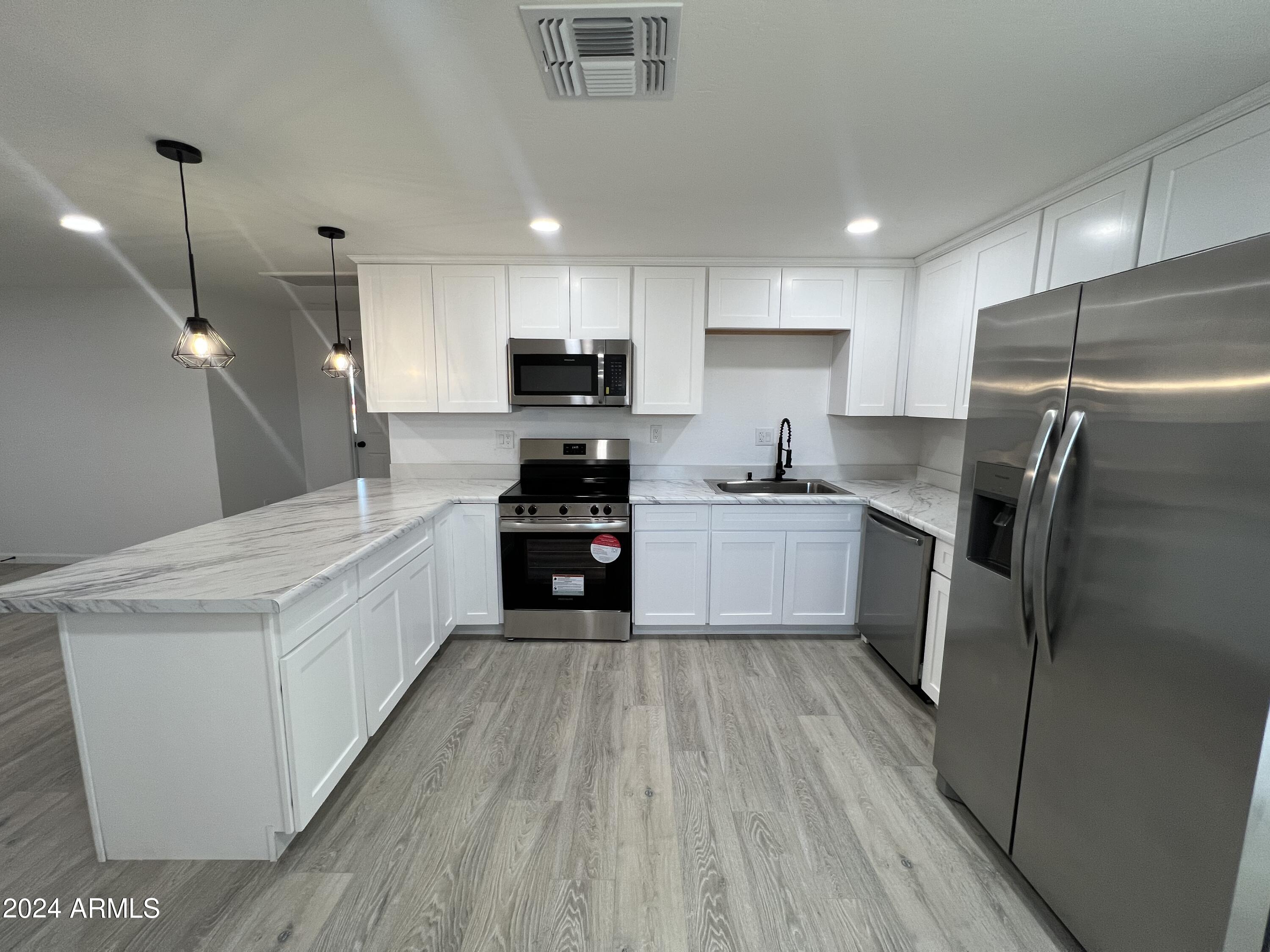 1649 West Apache Street Phoenix, AZ 85007 - Photo 6 of 10 F734C2A3-949E-41AB-A321-9D8768DED084