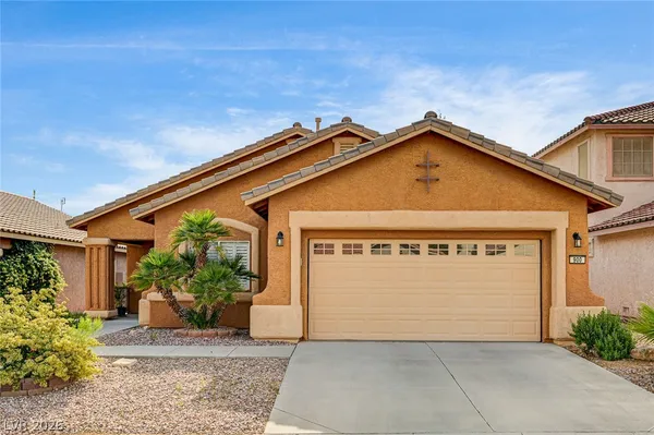$2,500 | 900 Royal Plum Lane, Las Vegas, NV 89144
