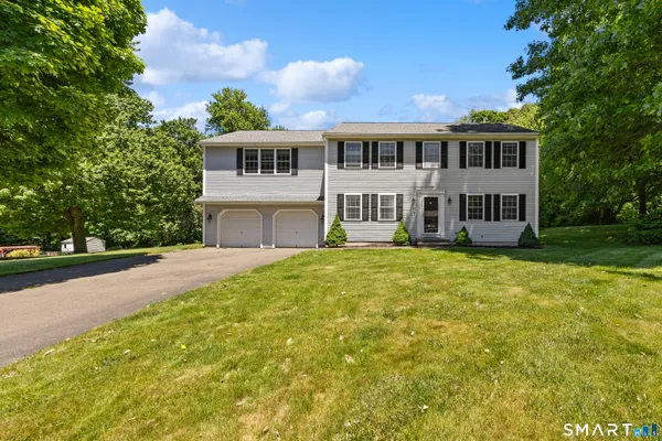$650,000 | 11 Coachlight Circle, Prospect, CT 06712