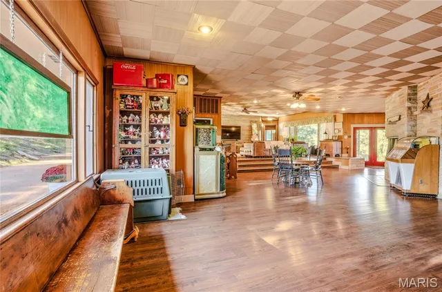 $650,000 | 1 Stone Street, Moberly, MO 65270