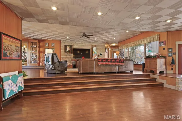 $650,000 | 1 Stone Street, Moberly, MO 65270