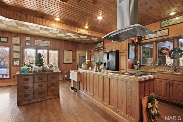 $650,000 | 1 Stone Street, Moberly, MO 65270