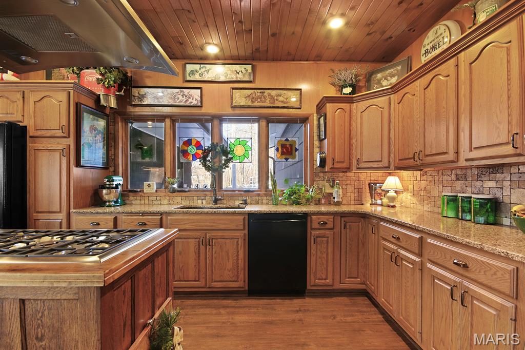 1 Stone Street Moberly, MO 65270 - Photo 4 of 92