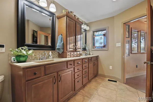 $624,900 | 1 Stone Street, Moberly, MO 65270