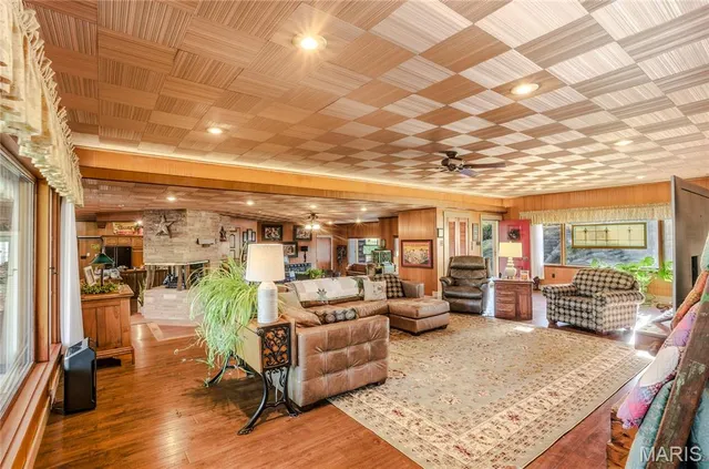 $650,000 | 1 Stone Street, Moberly, MO 65270