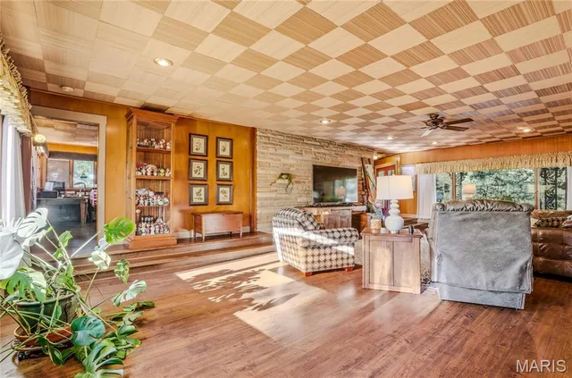 $650,000 | 1 Stone Street, Moberly, MO 65270