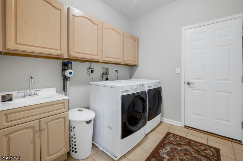 1 Bell Court Chester, NJ 07930 - Photo 17 of 37