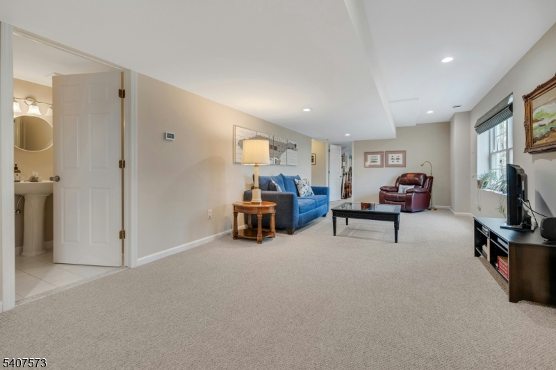 1 Bell Court Chester, NJ 07930 - Photo 31 of 37