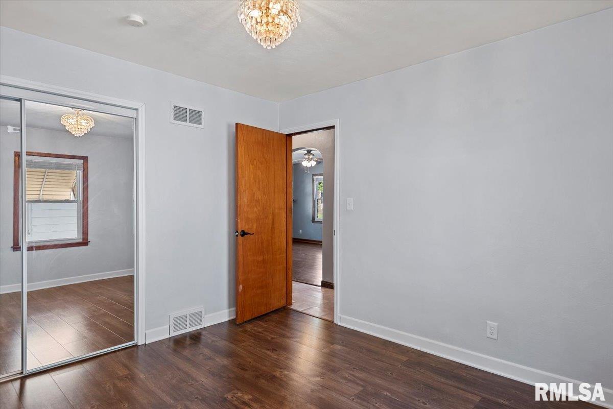 2912 East Enos Avenue Springfield, IL 62702 - Photo 12 of 24 Gallery Image 12